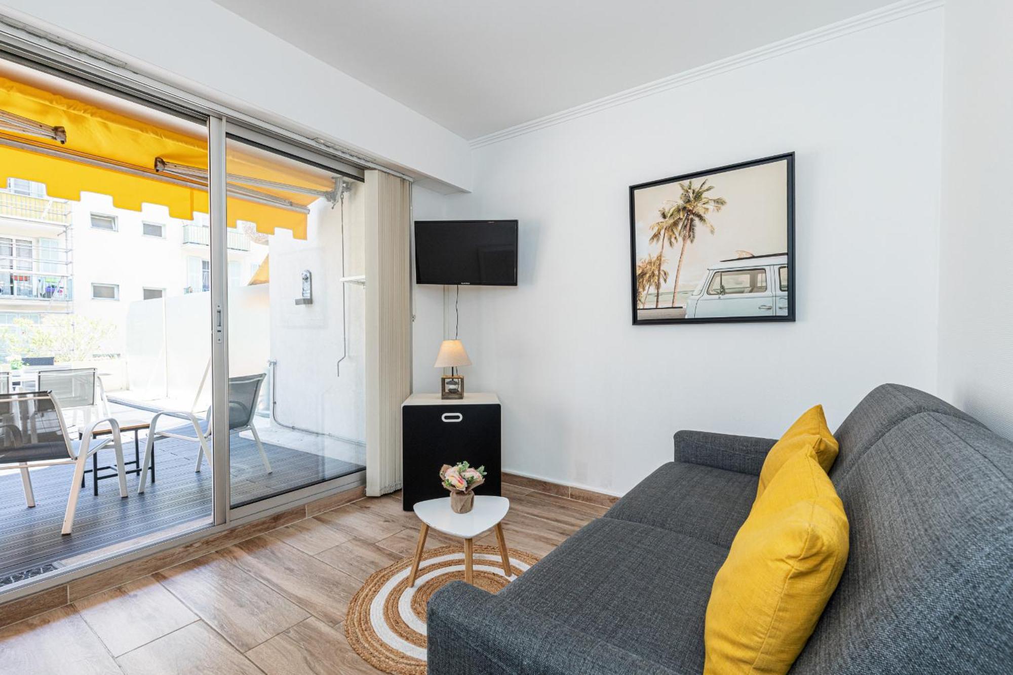 1 Bdr Large Terrace
