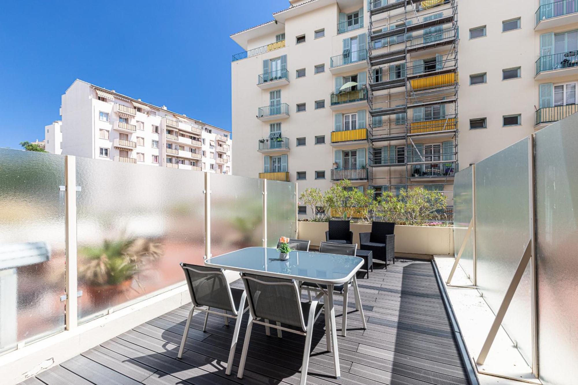 1 Bdr Large Terrace * Nizza