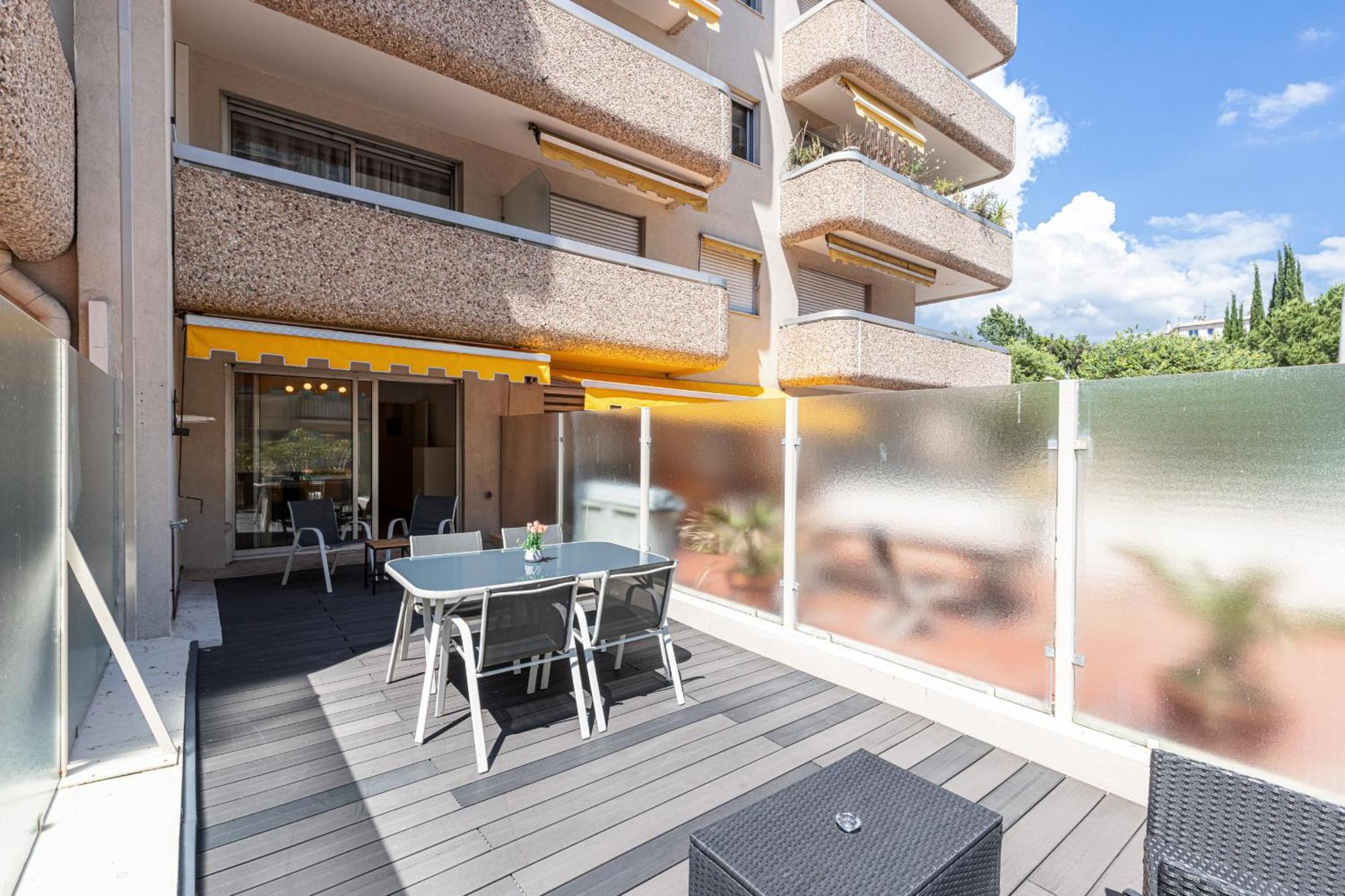 1 Bdr Large Terrace * Nizza