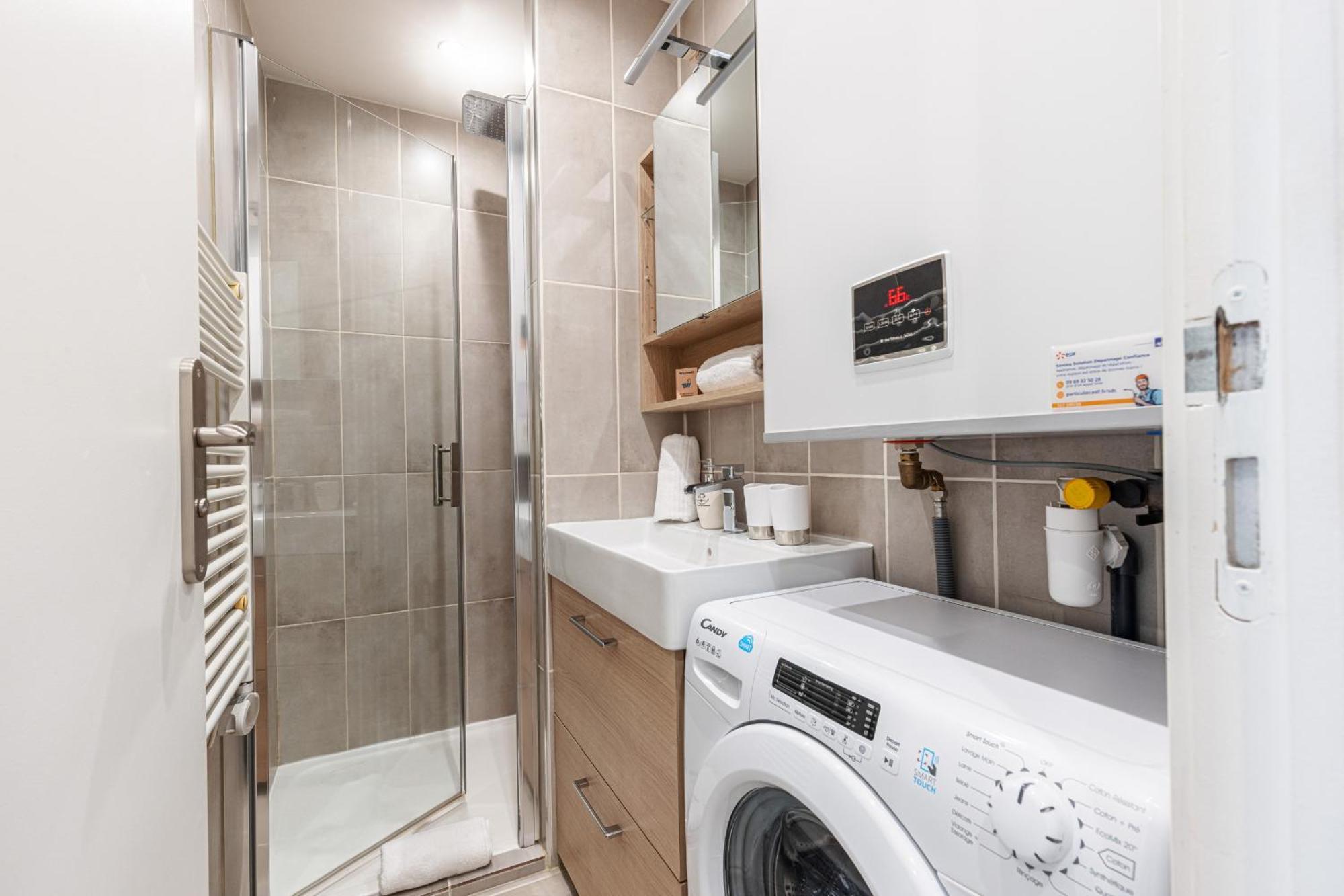 1 Bdr Large Terrace