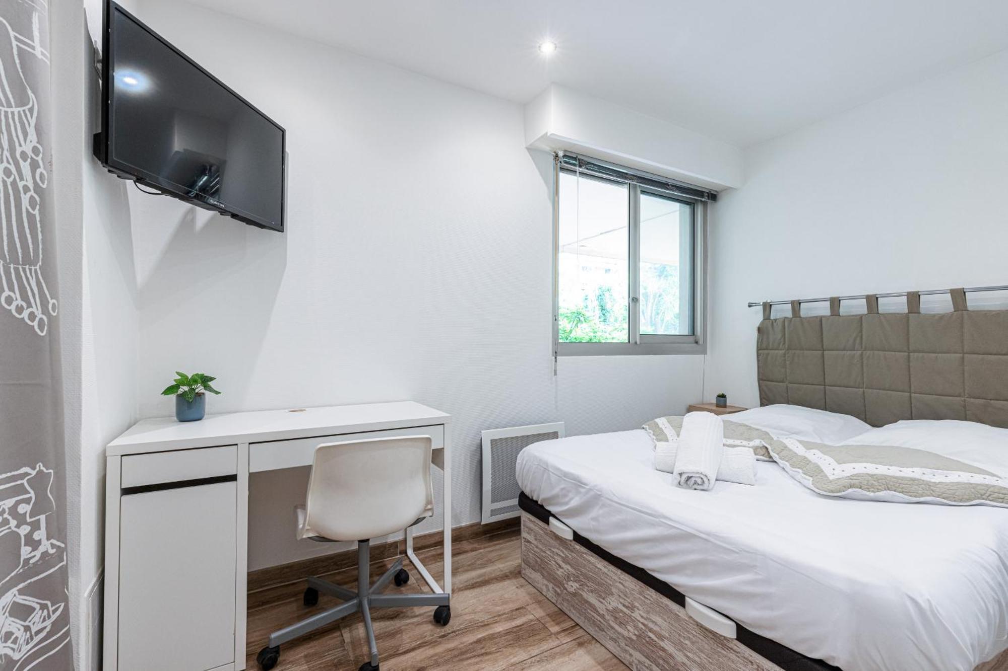 1 Bdr Large Terrace * Nizza
