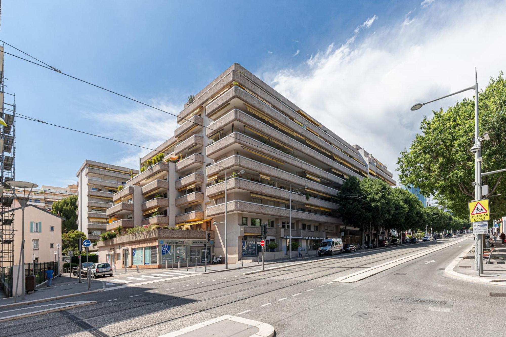 1 Bdr Large Terrace Nizza
